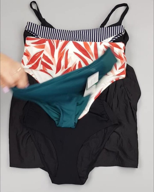 Фотография  694 - Купальники Chantelle#30 шт, ЛОТ №4410 оптом в Новосибирске и Новосибирской области