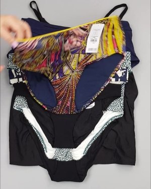 Фотография  952 - Купальники Chantelle#30 шт, ЛОТ №4410 оптом в Новосибирске и Новосибирской области