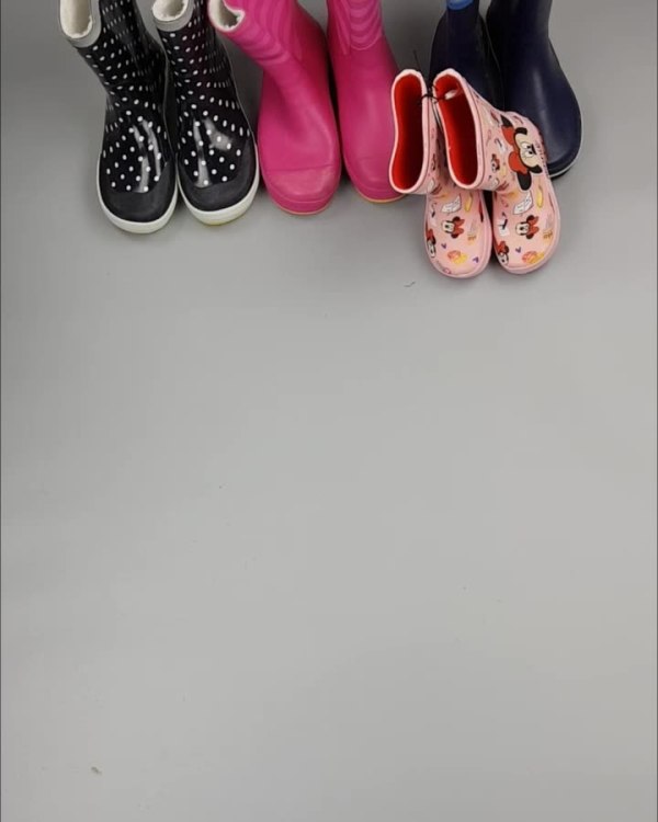 Фотография  402 - Обувь ALDI дети лето#10 кг, ЛОТ №4457 оптом в Новосибирске и Новосибирской области