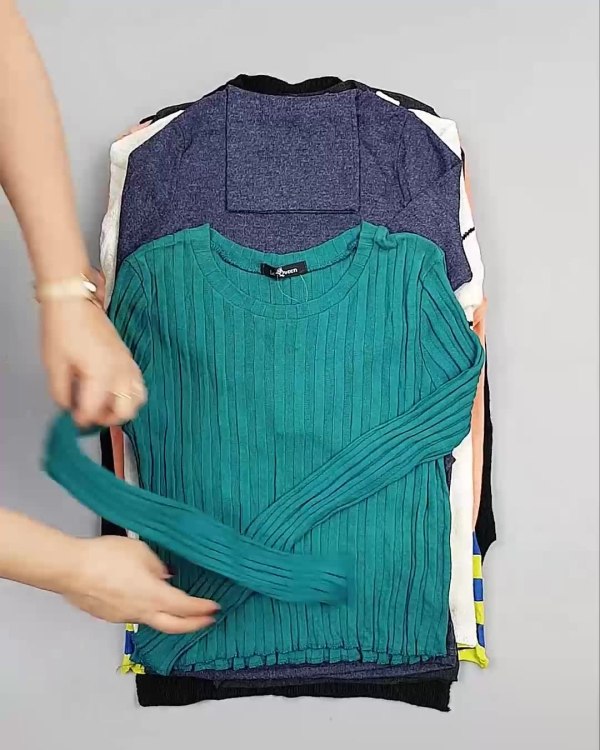 Фотография  464 - Джемпера легкие Корея#20 шт, ЛОТ №5081 оптом в Новосибирске и Новосибирской области