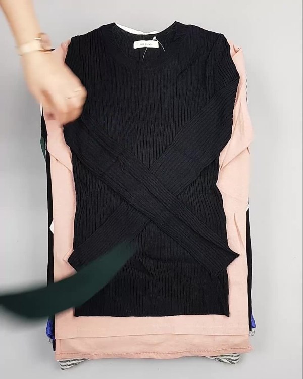 Фотография  980 - Джемпера легкие Корея#20 шт, ЛОТ №5082 оптом в Новосибирске и Новосибирской области