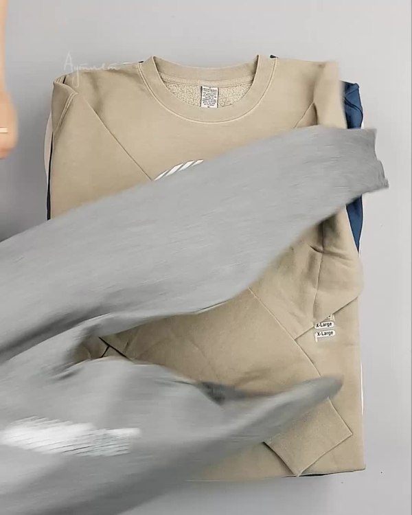 Фотография  147 - Толстовки СТОК CAN#15 кг, ЛОТ №6268 оптом в Новосибирске и Новосибирской области