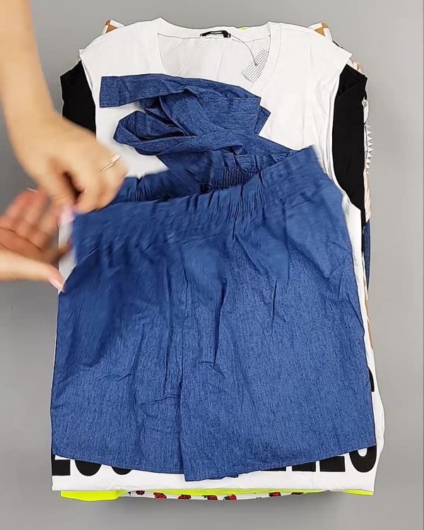 Фотография  733 - CALZEDONIA лето mix#50 шт, ЛОТ №6366 оптом в Новосибирске и Новосибирской области