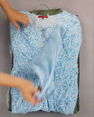 Фотография  870 - Платья Bestseller 44#5 кг, ЛОТ №6537 оптом в Новосибирске и Новосибирской области