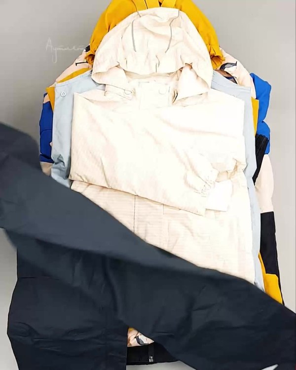 Фотография  425 - Верхняя одежда TCM kids 074#7 кг, ЛОТ №6678 оптом в Новосибирске и Новосибирской области