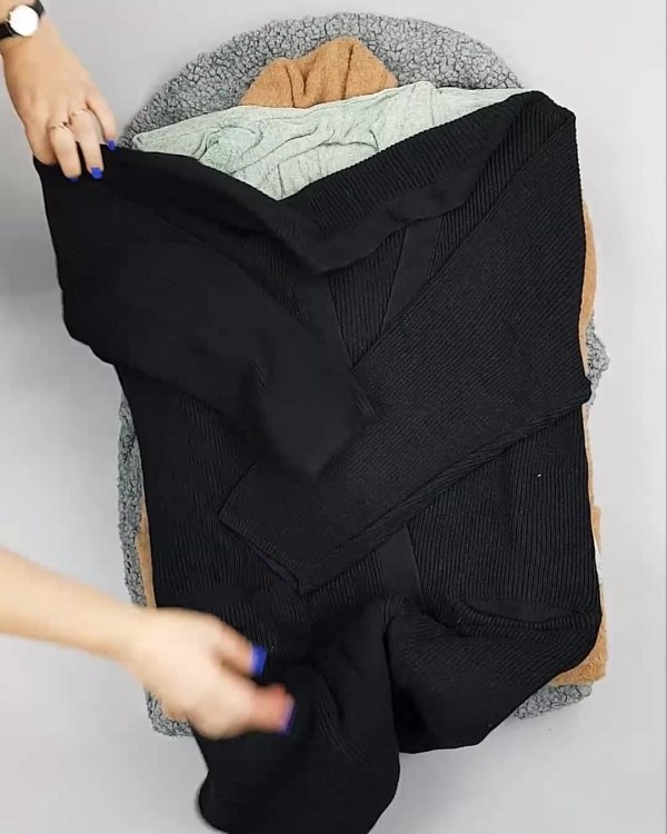 Фотография  586 - Кардиганы СТОК CAN#10 кг, ЛОТ №6887 оптом в Новосибирске и Новосибирской области