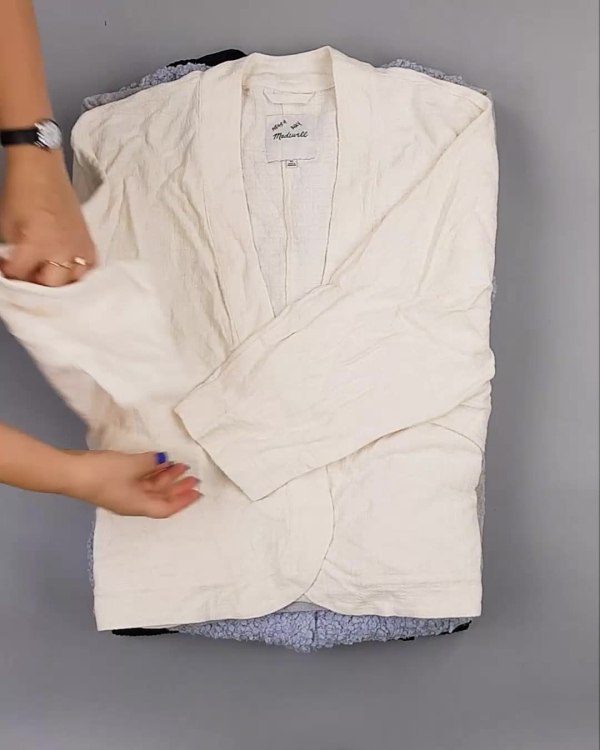 Фотография  919 - Кардиганы СТОК CAN#10 кг, ЛОТ №6888 оптом в Новосибирске и Новосибирской области