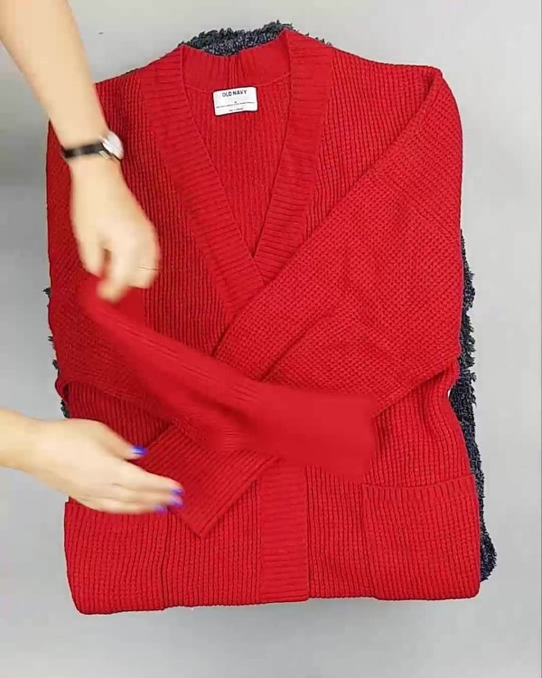 Фотография  682 - Кардиганы СТОК CAN#10 кг, ЛОТ №6888 оптом в Новосибирске и Новосибирской области