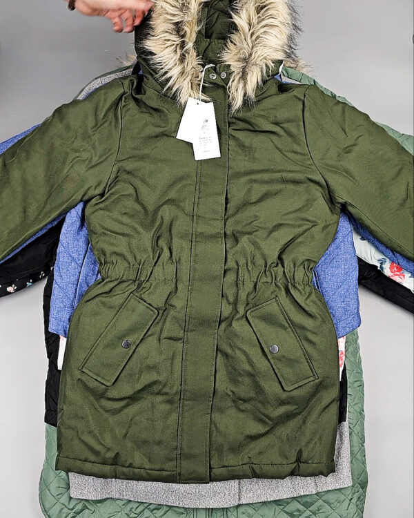 Фотография  985 - Верхняя одежда VILA#10 кг, ЛОТ №6823 оптом в Новосибирске и Новосибирской области