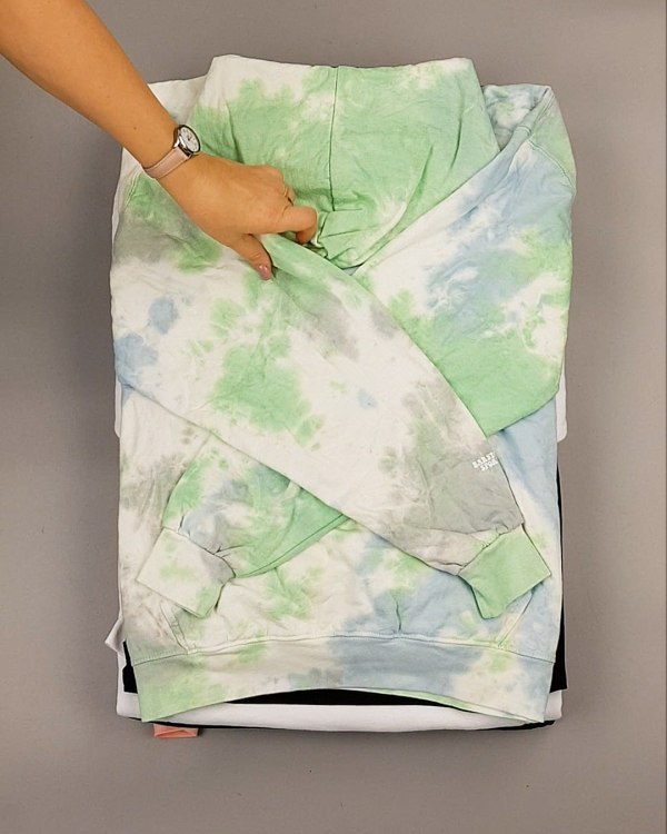 Фотография  665 - HOODIE CAN 084#10 кг, ЛОТ №7033 оптом в Новосибирске и Новосибирской области