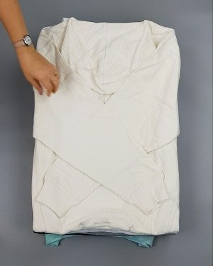 Фотография  154 - HOODIE CAN 084#10 кг, ЛОТ №7034 оптом в Новосибирске и Новосибирской области