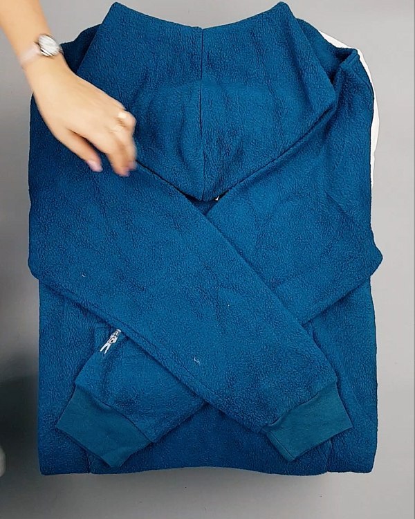 Фотография  341 - HOODIE CAN 084#10 кг, ЛОТ №7033 оптом в Новосибирске и Новосибирской области