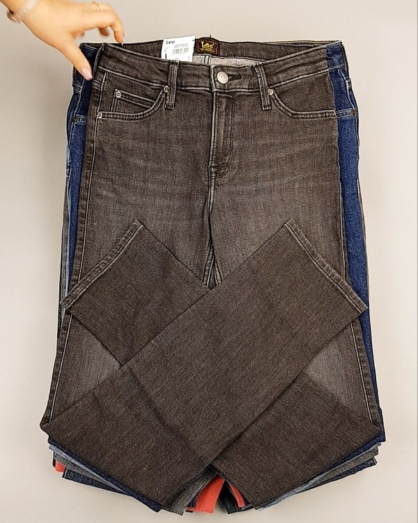 Фотография  438 - Джинсы LEE м/ж#7,9 кг, ЛОТ №7032 оптом в Новосибирске и Новосибирской области