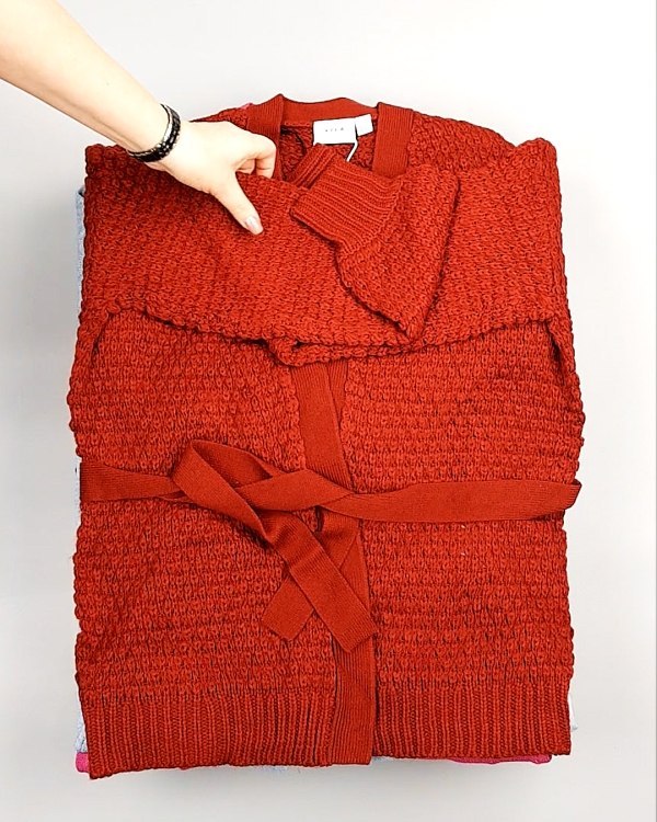 Фотография  980 - Кардиганы VILA W 104#7 кг, ЛОТ №7384 оптом в Новосибирске и Новосибирской области