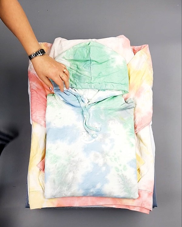 Фотография  427 - HOODIE CAN 084#10 кг, ЛОТ №7426 оптом в Новосибирске и Новосибирской области