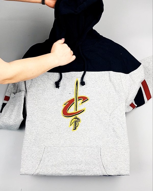 Фотография  572 - HOODIE CAN 084#10 кг, ЛОТ №7426 оптом в Новосибирске и Новосибирской области