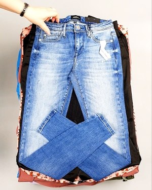 Фотография  686 - Bestseller Summer mix 104#15 кг, ЛОТ №7495 оптом в Новосибирске и Новосибирской области