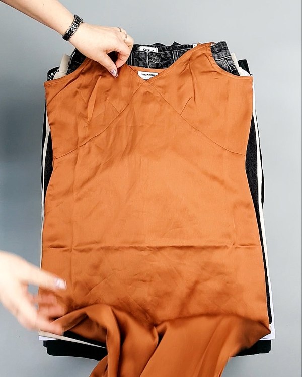 Фотография  213 - Bestseller Summer mix 104#15 кг, ЛОТ №7493 оптом в Новосибирске и Новосибирской области