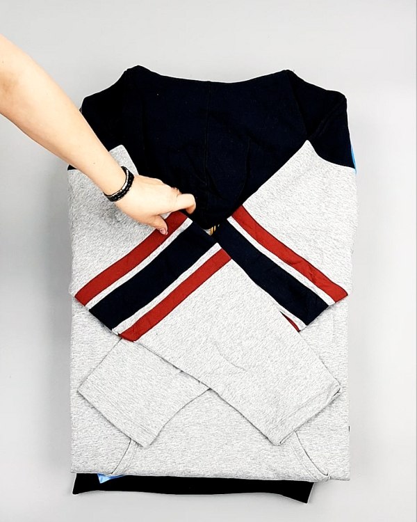 Фотография  179 - Толстовки СТОК CAN 0424#10 кг, ЛОТ №7447 оптом в Новосибирске и Новосибирской области