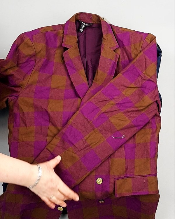 Фотография  964 - Пиджаки муж AMAZON 015#7,8 кг, ЛОТ №7774 оптом в Новосибирске и Новосибирской области