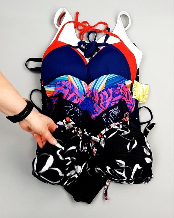 Фотография  193 - Купальники СТОК CAN 124#5 кг, ЛОТ №7690 оптом в Новосибирске и Новосибирской области