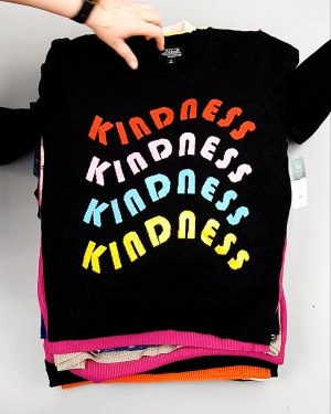 Купить Джемпера легкие СТОК CAN 084#7 кг, ЛОТ №7633 оптом в Новосибирске и Новосибирской области