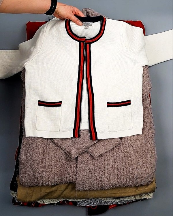 Фотография  732 - Кардиганы СТОК CAN 084#7 кг, ЛОТ №7672 оптом в Новосибирске и Новосибирской области