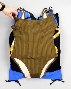 Фотография  904 - Купальники СТОК CAN 124#5 кг, ЛОТ №7689 оптом в Новосибирске и Новосибирской области