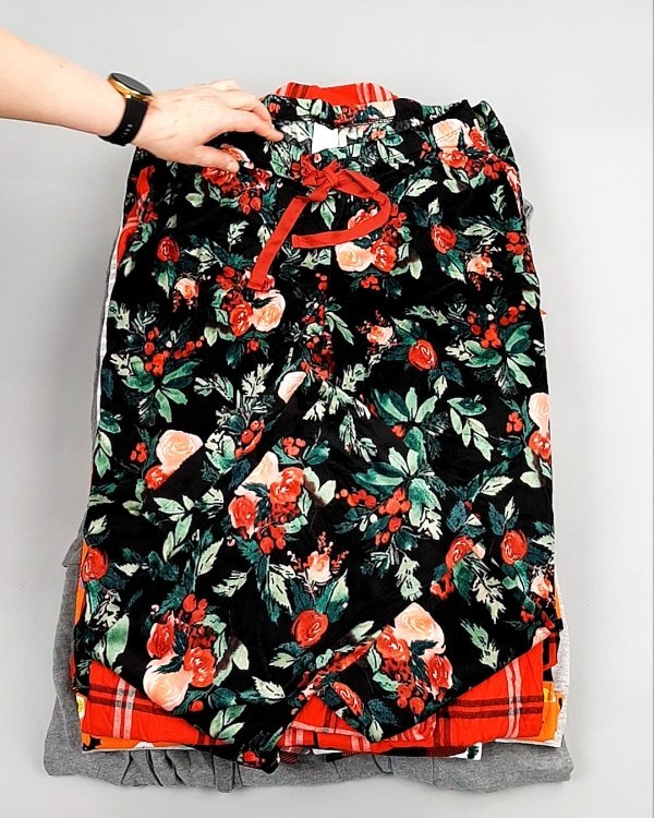 Фотография  956 - Домашняя одежда м/ж AMAZON 015#7 кг, ЛОТ №7782 оптом в Новосибирске и Новосибирской области