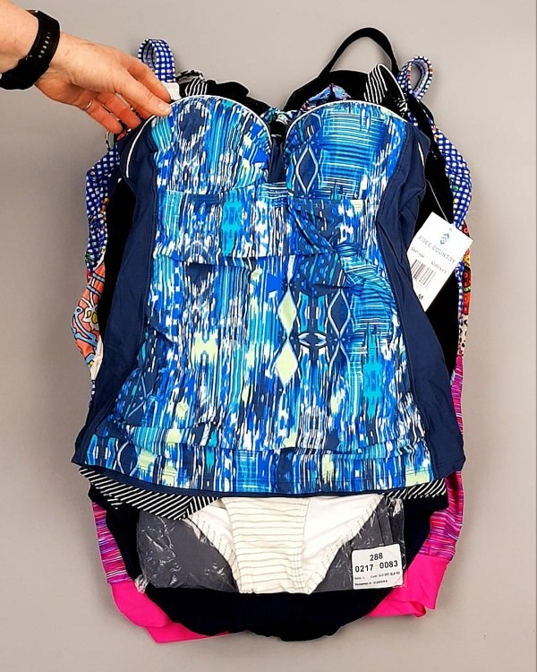 Фотография  823 - Купальники СТОК CAN 124#5 кг, ЛОТ №7688 оптом в Новосибирске и Новосибирской области