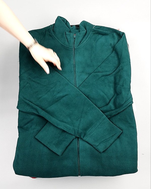 Фотография  375 - SWEATSHIRT CAN 084#10 кг, ЛОТ №7617 оптом в Новосибирске и Новосибирской области