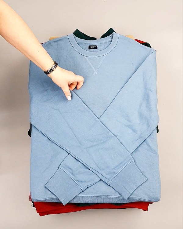 Фотография  824 - SWEATSHIRT CAN 084#10 кг, ЛОТ №7619 оптом в Новосибирске и Новосибирской области