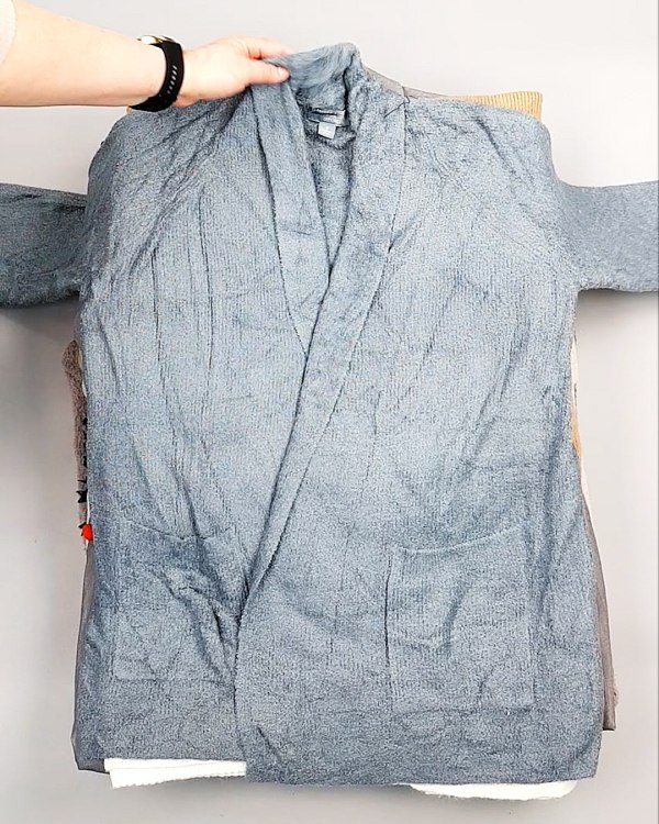 Фотография  590 - Кардиганы СТОК CAN 084#7 кг, ЛОТ №7673 оптом в Новосибирске и Новосибирской области