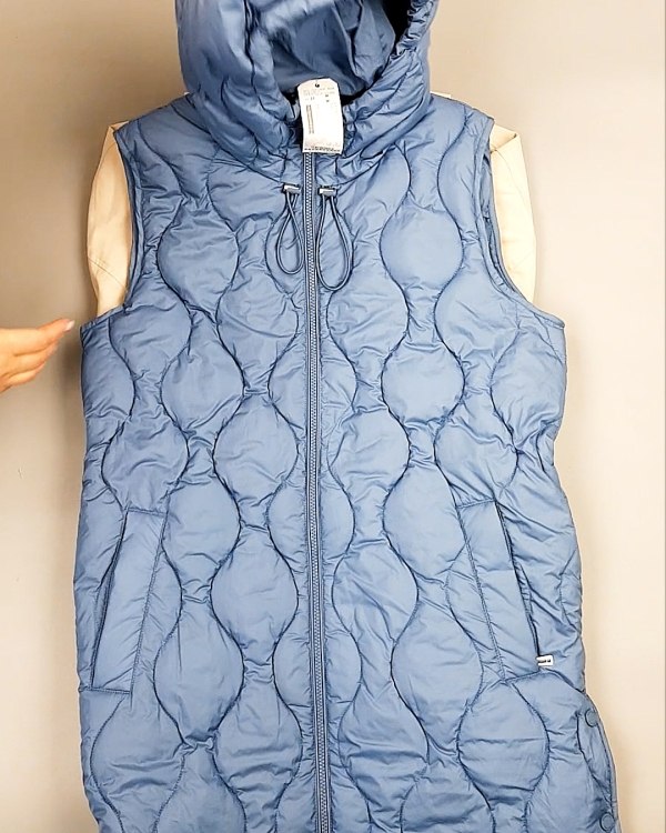 Фотография  730 - Верхняя одежда весна TOM TAILOR 124#7,8 кг, ЛОТ №7581 оптом в Новосибирске и Новосибирской области