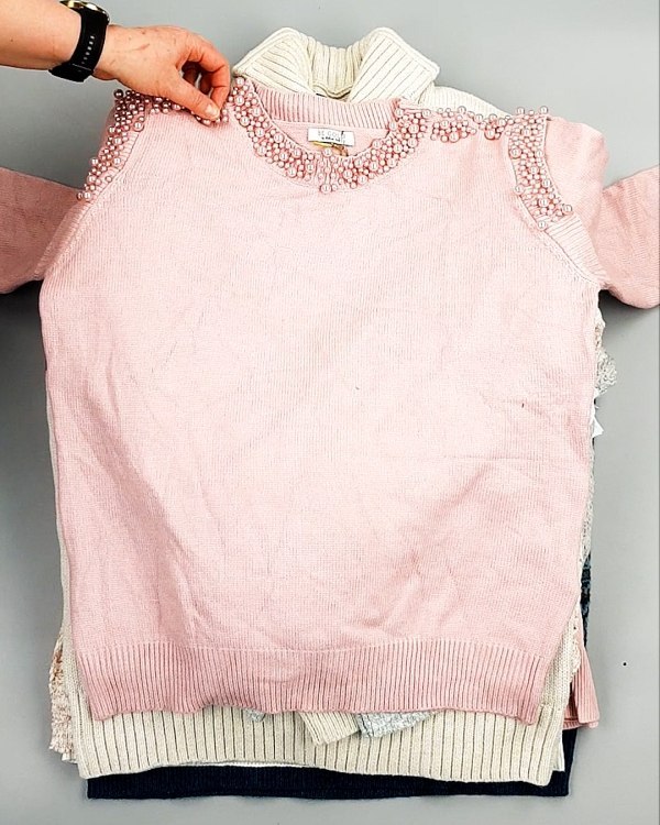 Фотография  631 - Джемпера СТОК CAN 084#7 кг, ЛОТ №7650 оптом в Новосибирске и Новосибирской области