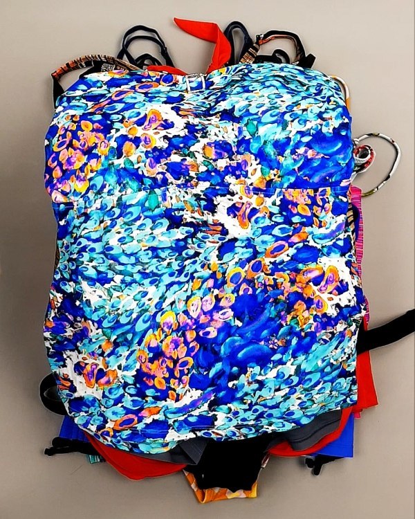 Фотография  593 - Купальники СТОК CAN 124#5 кг, ЛОТ №7686 оптом в Новосибирске и Новосибирской области