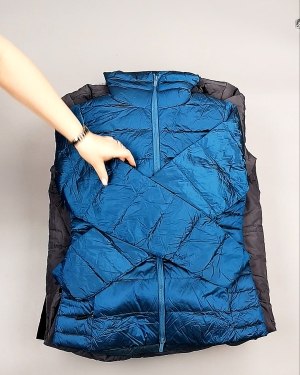 Фотография  944 - Верхняя одежда AMAZON жен 015#10 кг, ЛОТ №7712 оптом в Новосибирске и Новосибирской области