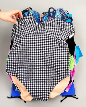 Фотография  655 - Купальники СТОК CAN 124#5 кг, ЛОТ №7689 оптом в Новосибирске и Новосибирской области