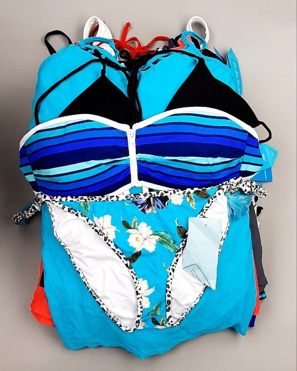 Фотография  339 - Купальники СТОК CAN 124#5 кг, ЛОТ №7690 оптом в Новосибирске и Новосибирской области