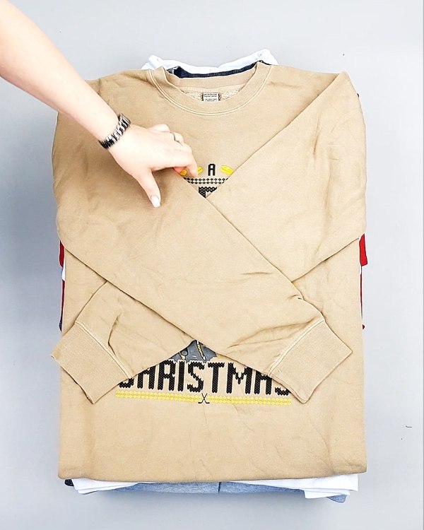 Фотография  635 - SWEATSHIRT CAN 084#10 кг, ЛОТ №7618 оптом в Новосибирске и Новосибирской области