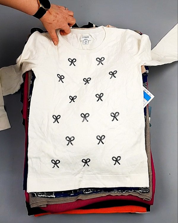 Фотография  536 - Джемпера легкие СТОК CAN 084#7 кг, ЛОТ №7633 оптом в Новосибирске и Новосибирской области