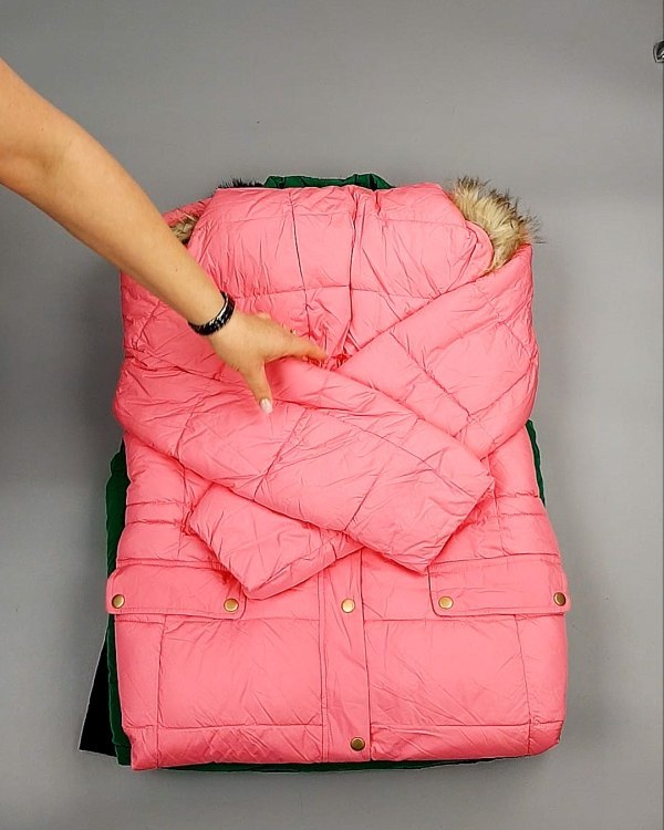 Фотография  507 - Верхняя одежда AMAZON жен 015#10 кг, ЛОТ №7712 оптом в Новосибирске и Новосибирской области