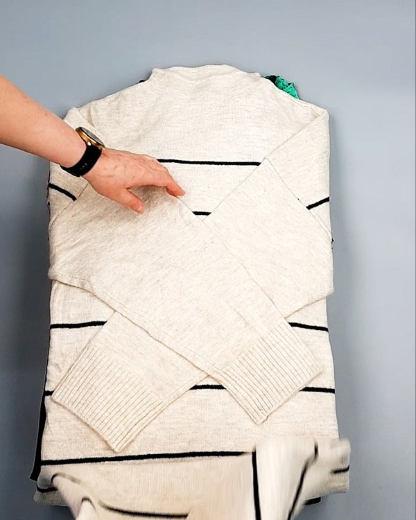 Фотография  649 - Платья СТОК CAN зима 084#7 кг, ЛОТ №7826 оптом в Новосибирске и Новосибирской области