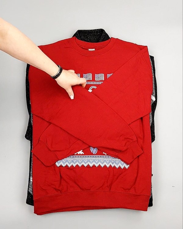 Фотография  470 - SWEATSHIRT CAN 084#10 кг, ЛОТ №7617 оптом в Новосибирске и Новосибирской области