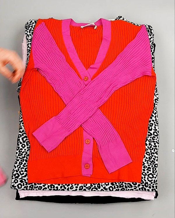 Фотография  933 - Джемпера легкие СТОК CAN 084#7 кг, ЛОТ №7632 оптом в Новосибирске и Новосибирской области