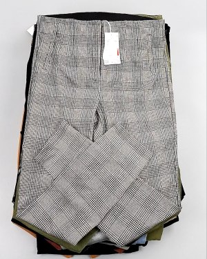 Купить Брюки женские лето C&A 025#10 кг, ЛОТ №7893 оптом в Новосибирске и Новосибирской области