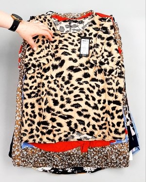 Фотография  406 - Блузки Bestseller 44#5 кг, ЛОТ №8026 оптом в Новосибирске и Новосибирской области