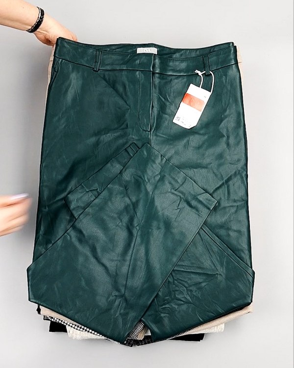 Фотография  919 - Брюки женские зима C&A 025#10 кг, ЛОТ №7911 оптом в Новосибирске и Новосибирской области