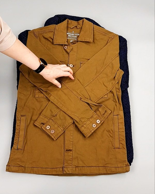 Фотография  872 - Ветровки м/ж C&A 025#10 кг, ЛОТ №7863 оптом в Новосибирске и Новосибирской области