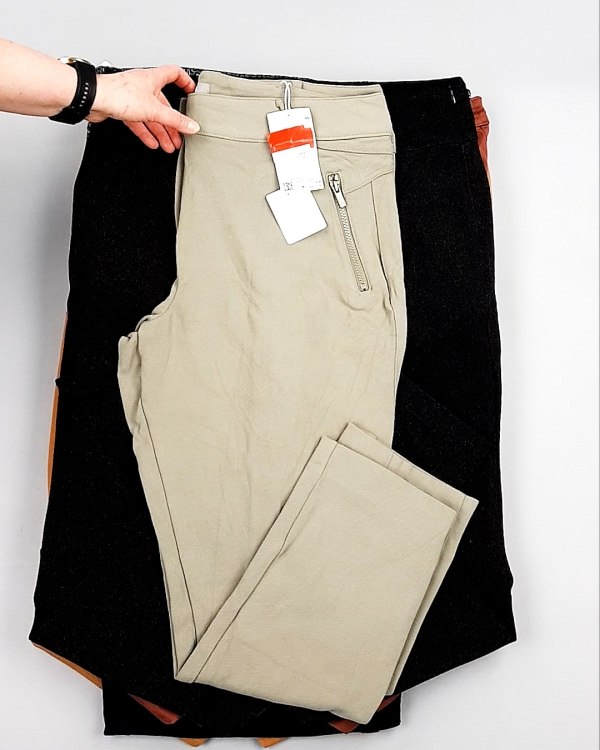 Фотография  447 - Брюки женские лето C&A 025#10 кг, ЛОТ №7893 оптом в Новосибирске и Новосибирской области